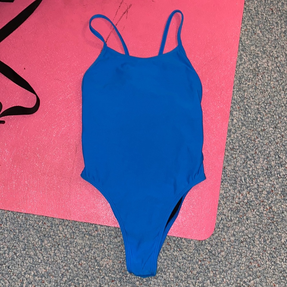 Jolyn Rhys back onesie (water blue)